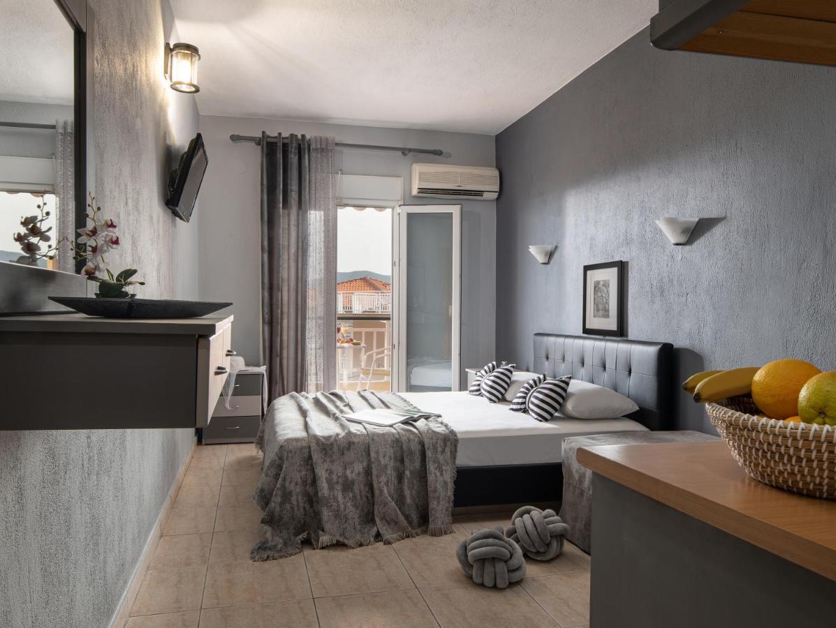 House Toula Elegant Lägenhet Sarti Exteriör bild